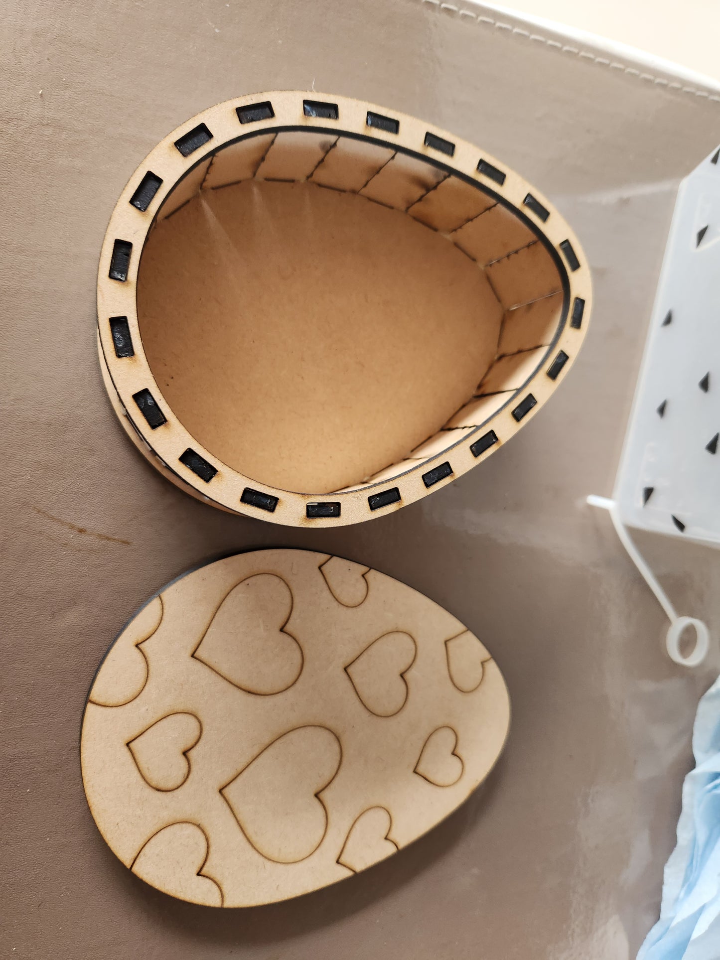 Oval Easter box